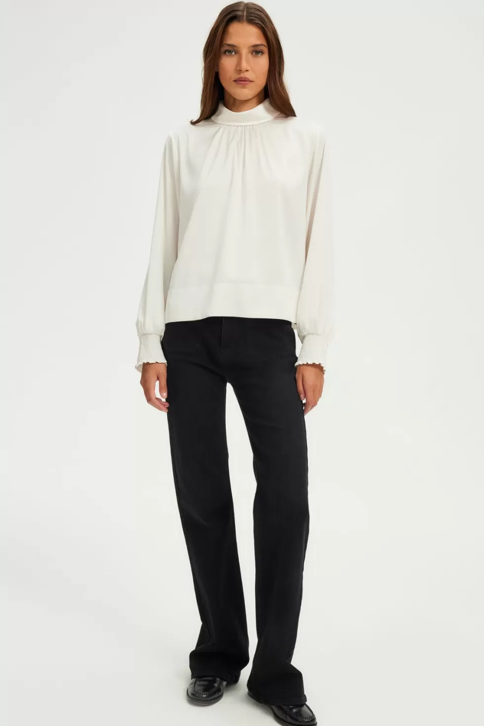Pablo Chemises & Blouses | Le Costume | Blouse en satin écru à col montant - BERYLL