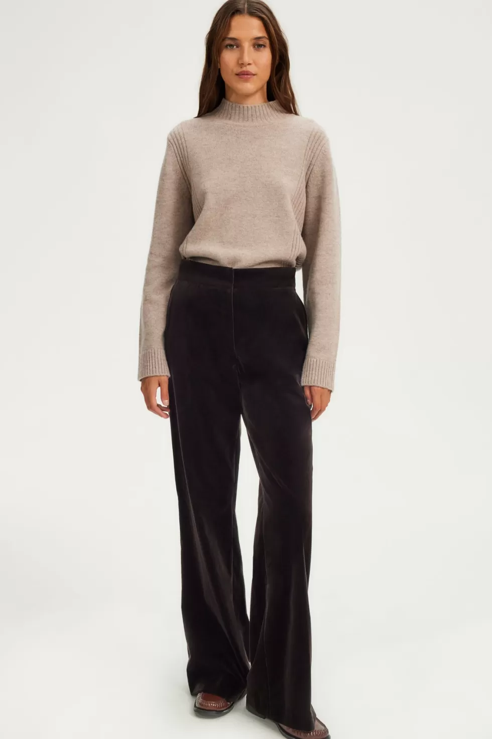 Pablo Pantalons & Jeans | Le Costume | Pantalon large en velours lisse - NAIS
