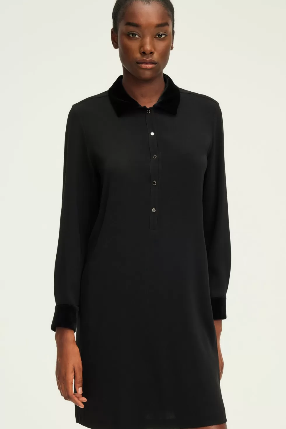 Pablo Robes | Party | Robe courte à col et manches en velours - SALOI
