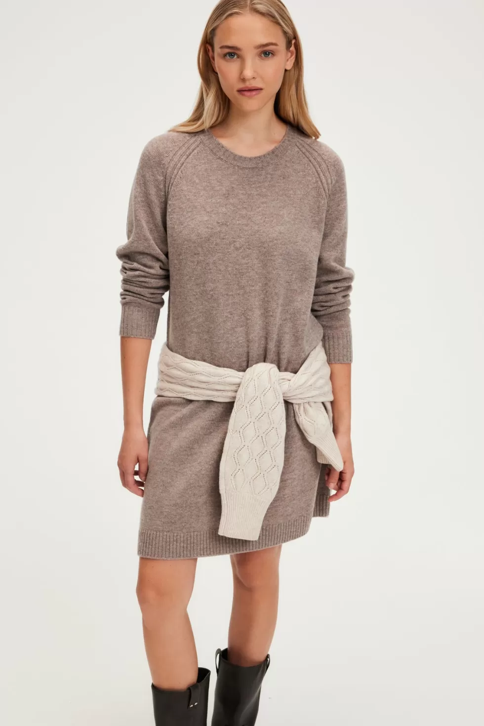 Pablo Robes | Robe courte et droite en laine - SOLITA