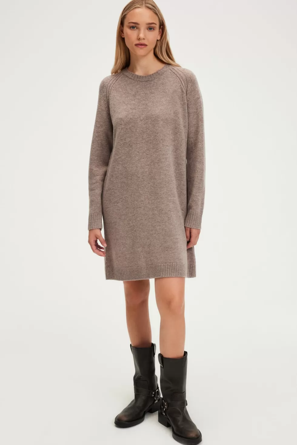 Pablo Robes | Robe courte et droite en laine - SOLITA